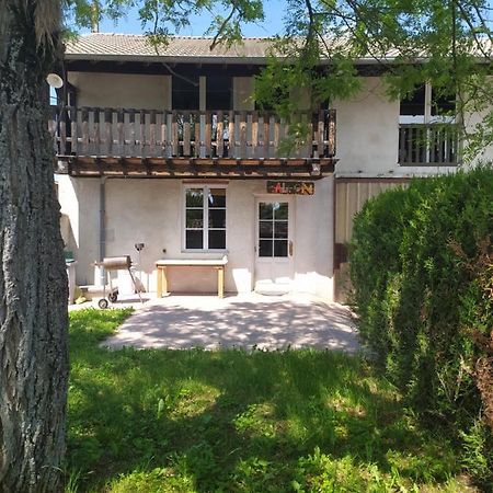 Отель Le Saloon Chazey-sur-Ain Экстерьер фото