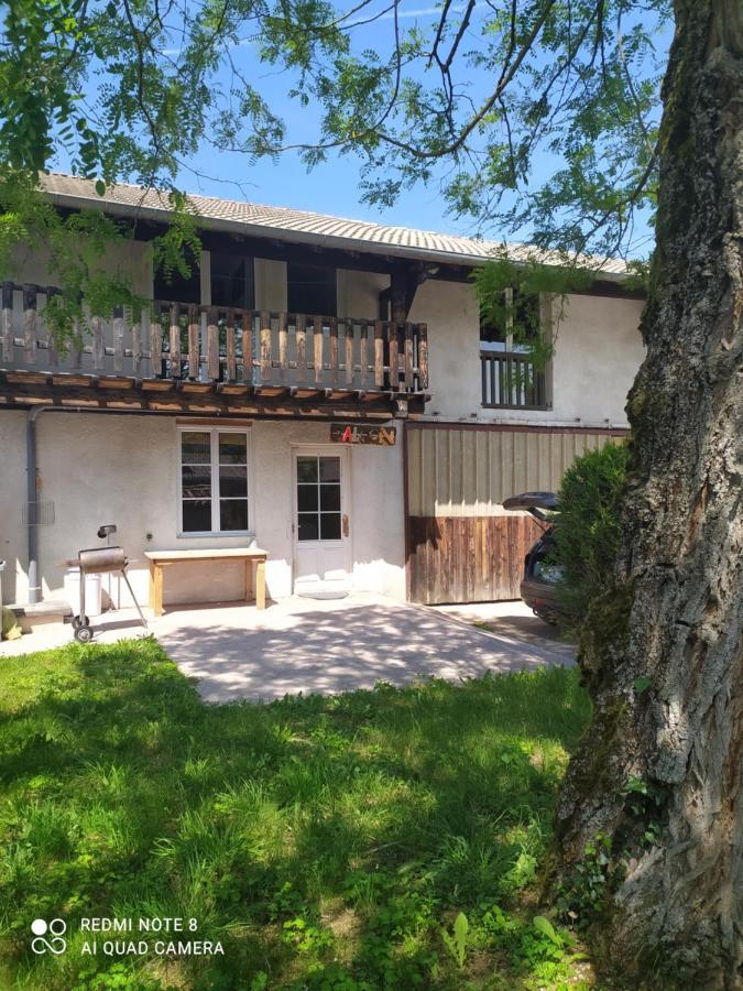 Отель Le Saloon Chazey-sur-Ain Экстерьер фото