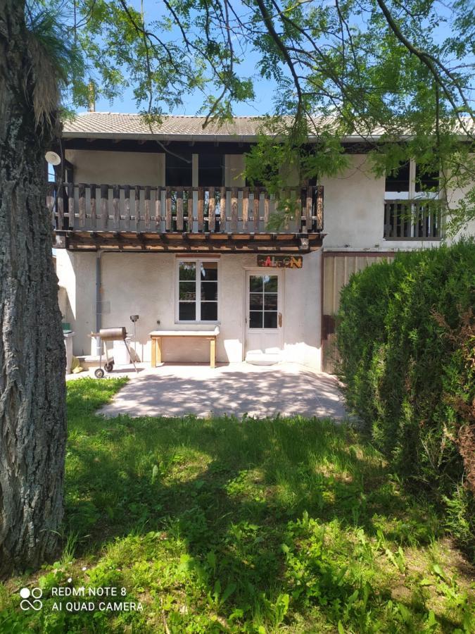 Отель Le Saloon Chazey-sur-Ain Экстерьер фото